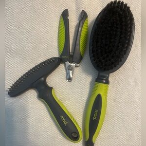 NWOT Mod Dog Grooming Set